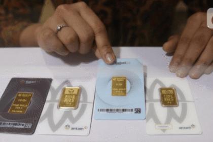 Harga Emas Antam 28 Oktober 2025 Turun Drastis: Simak Rincian dan Faktor Penyebabnya Rincian Harga Emas Batangan Antam CertiCard 10 gram, 5 gram, dan 3 gram pada 28 Oktober 2025