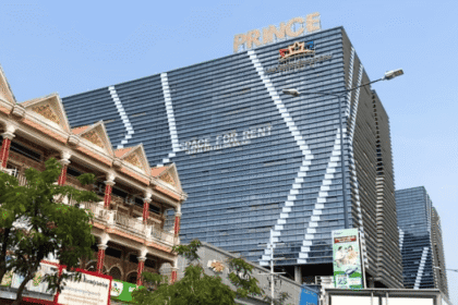 Prince Holding Group adalah konglomerat Kamboja yang dipimpin oleh Chen Zhi, kelahiran Fujian, yang telah didakwa oleh pemerintah AS.