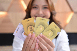 Investasi emas Galeri 24 Pegadaian dalam kemasan kartu holding, menampilkan berbagai ukuran.