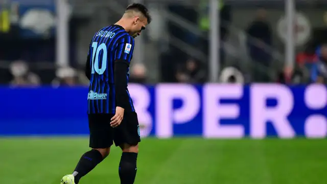 Christian Pulisic & Mike Maignan Bawa AC Milan Taklukkan Inter Milan di Derby Della Madonnina, Allegri Catat Rekor 100 Kemenangan Pemain Inter Milan Lautaro Martinez tampak kecewa. Kekalahan Inter Derby Milan.