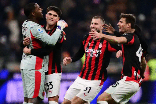 Pemain AC Milan merayakan gol Christian Pulisic. Selebrasi kemenangan Milan.